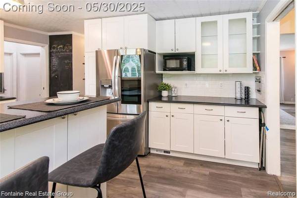 13971 HILLCREST Street, Livonia, MI 48154