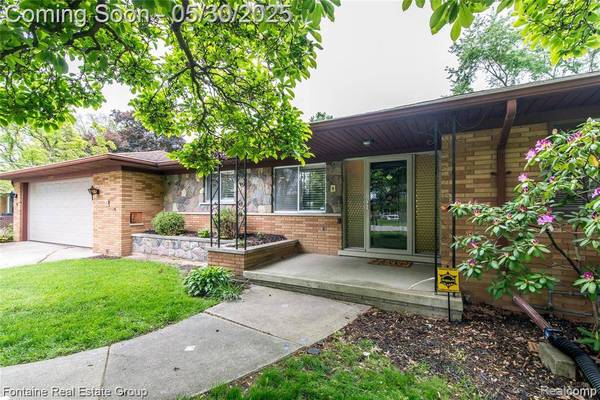 13971 HILLCREST Street, Livonia, MI 48154