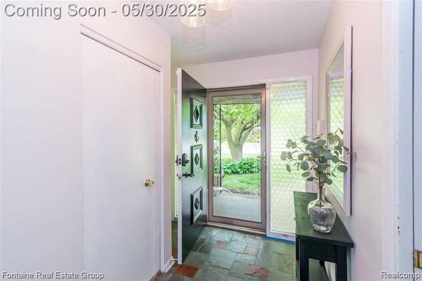 13971 HILLCREST Street, Livonia, MI 48154