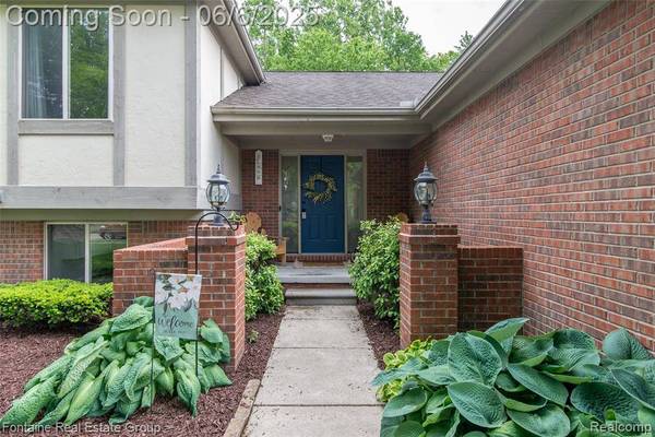 30857 Mayville Street, Livonia, MI 48152