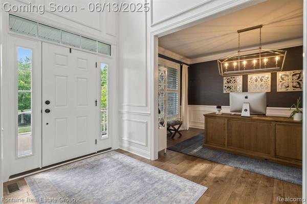 24598 Nepavine Drive, Novi, MI 48374