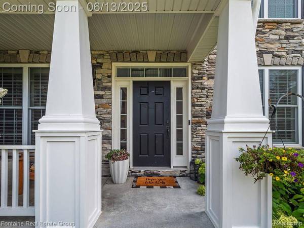 24598 Nepavine Drive, Novi, MI 48374