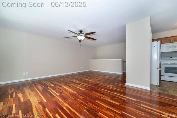 49904 Helfer Boulevard, Wixom, MI 48393