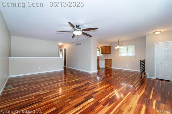 49904 Helfer Boulevard, Wixom, MI 48393