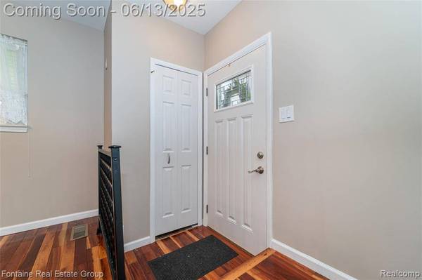 49904 Helfer Boulevard, Wixom, MI 48393