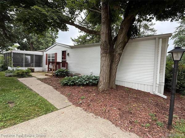 26852 Roric Street, Novi, MI 48377