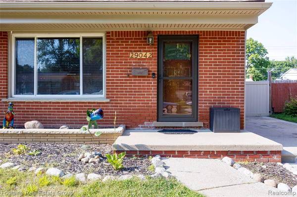 29042 Grandon Street, Livonia, MI 48150
