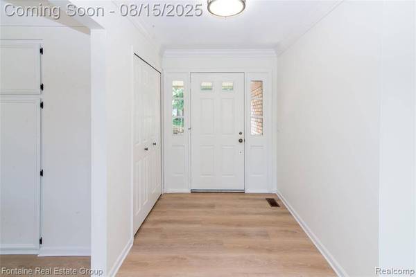 31366 Mayville Street, Livonia, MI 48152