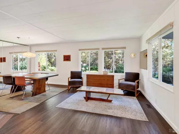 71 Oakcreek CT, Santa Rosa, CA 95409