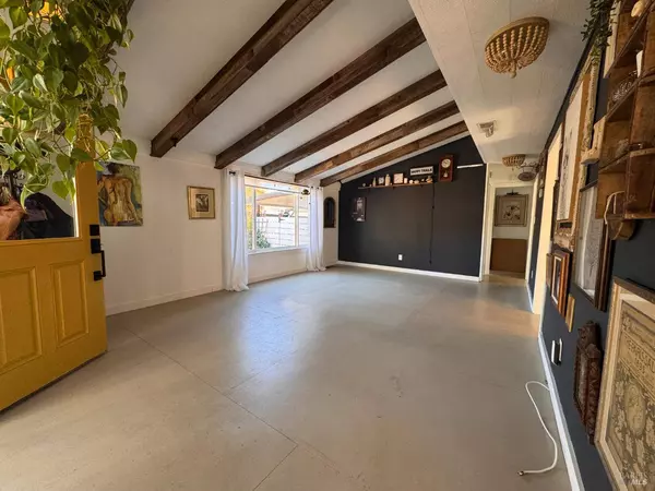 52 Oakstone CT 52, Santa Rosa, CA 95409