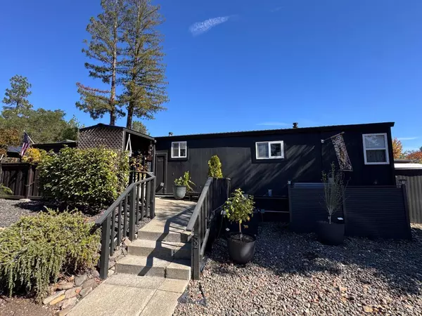 52 Oakstone CT 52, Santa Rosa, CA 95409