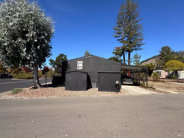 52 Oakstone CT 52, Santa Rosa, CA 95409