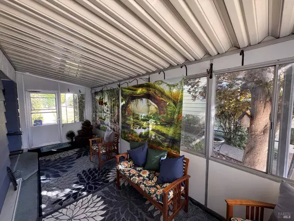 28 Springhill CT, Santa Rosa, CA 95409