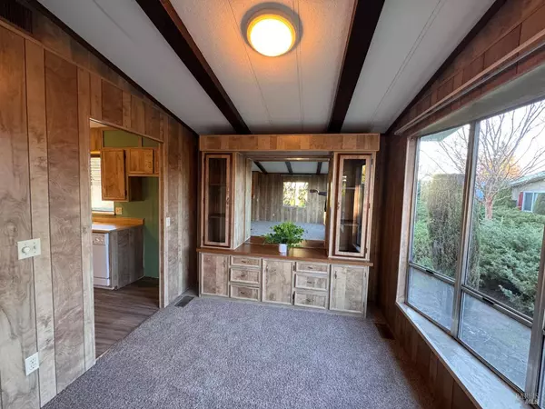 137 Bluestone CT, Santa Rosa, CA 95409