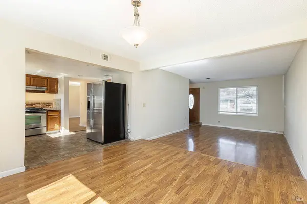 380 Claridge CT, Vacaville, CA 95687