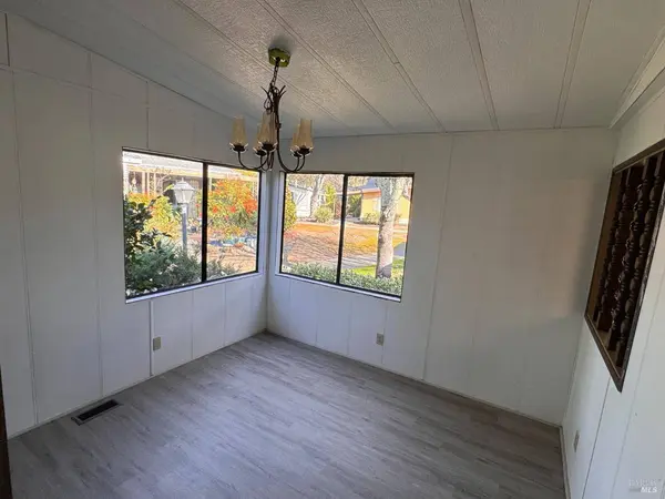 172 Brookview CT, Santa Rosa, CA 95409