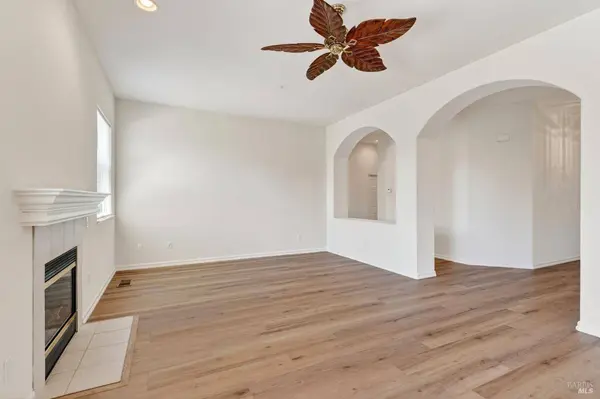 445 Muscat DR, Cloverdale, CA 95425