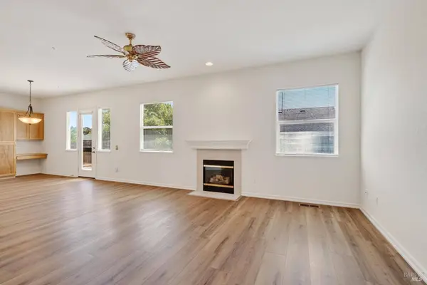 445 Muscat DR, Cloverdale, CA 95425