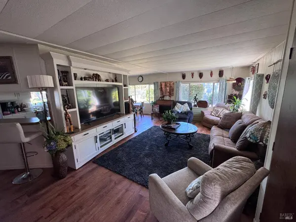 63 Oakcreek CT, Santa Rosa, CA 95409