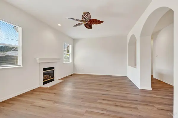 445 Muscat DR, Cloverdale, CA 95425