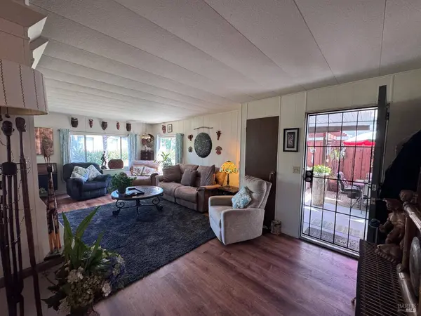 63 Oakcreek CT, Santa Rosa, CA 95409