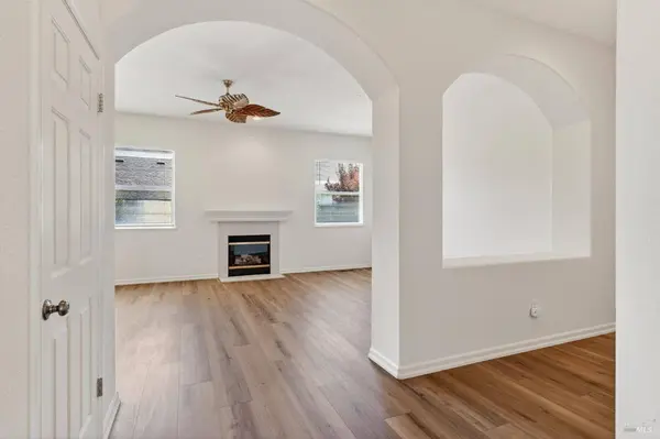 445 Muscat DR, Cloverdale, CA 95425