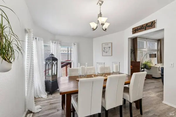 146 Stratford WAY, Santa Rosa, CA 95401