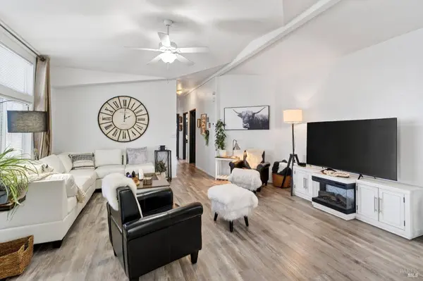 146 Stratford WAY, Santa Rosa, CA 95401