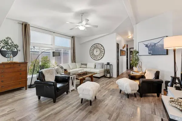 146 Stratford WAY, Santa Rosa, CA 95401