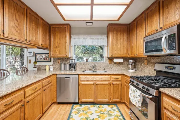 105 William CIR, Cloverdale, CA 95425