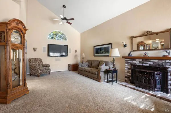 105 William CIR, Cloverdale, CA 95425