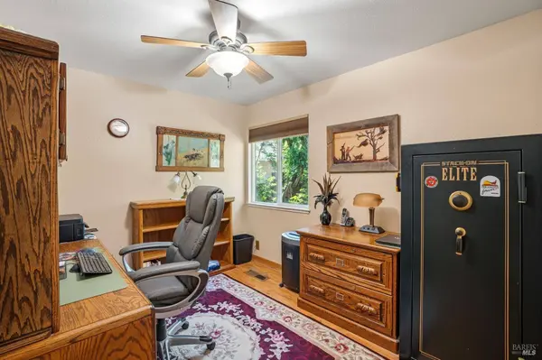 105 William CIR, Cloverdale, CA 95425
