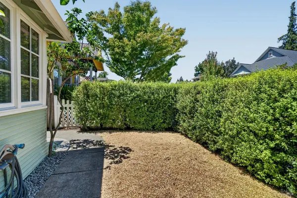476 Sonoma AVE, Santa Rosa, CA 95401