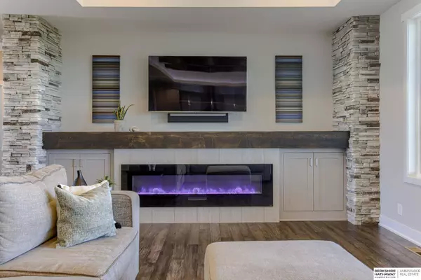 402 Reymar Circle, Plattsmouth, NE 68048