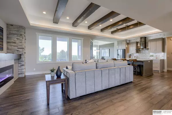 402 Reymar Circle, Plattsmouth, NE 68048