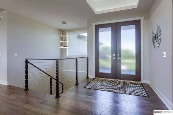 402 Reymar Circle, Plattsmouth, NE 68048