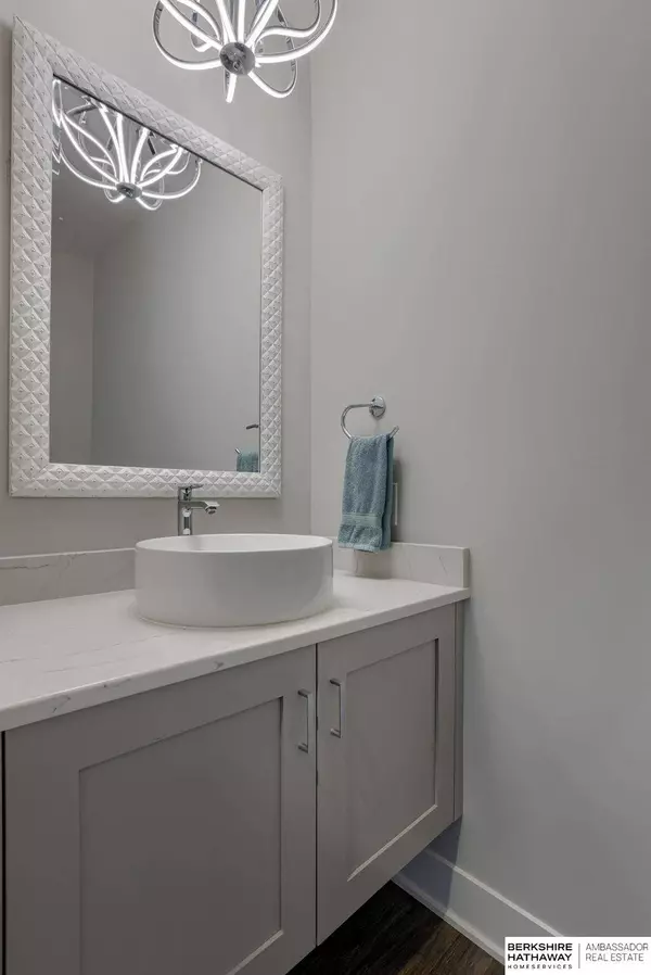 402 Reymar Circle, Plattsmouth, NE 68048