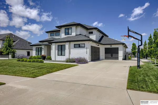29208 Martin Circle, Valley, NE 68064