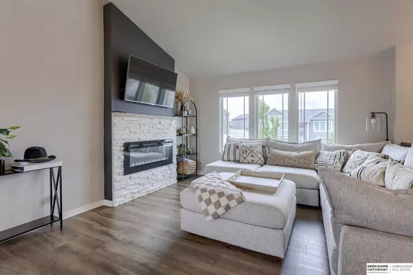 7817 N 147 Avenue, Bennington, NE 68007