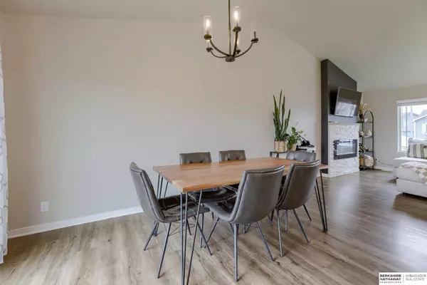 7817 N 147 Avenue, Bennington, NE 68007