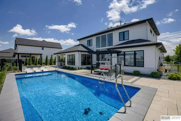 29208 Martin Circle, Valley, NE 68064