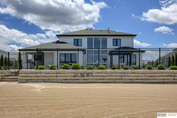 29208 Martin Circle, Valley, NE 68064