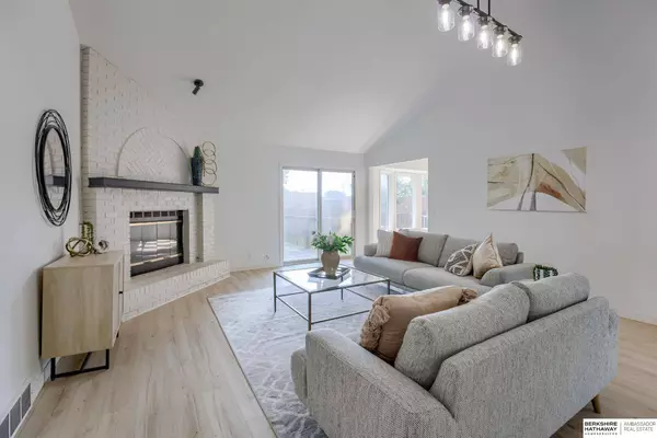 15443 Cuming Circle, Omaha, NE 68154