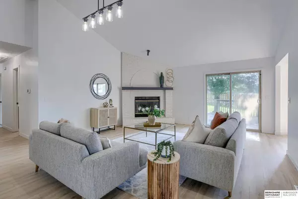 15443 Cuming Circle, Omaha, NE 68154