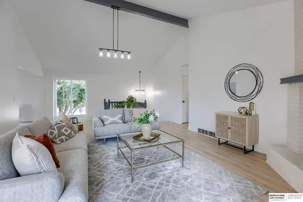 15443 Cuming Circle, Omaha, NE 68154