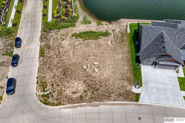 28586 Jessie Circle, Valley, NE 68064