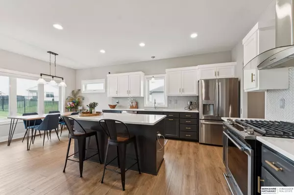 6327 S 208 Avenue, Omaha, NE 68022