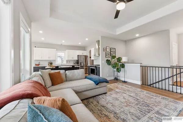 6327 S 208 Avenue, Omaha, NE 68022