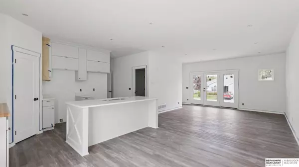 808 Grandview Drive, Louisville, NE 68037