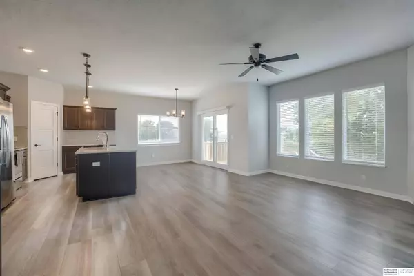 8008 S 200 Street, Gretna, NE 68028